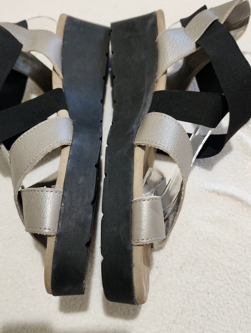 Arche Satia Leather Silver and Black Wedge Sandals with Elastic Cross Straps - Picture 4 of 10